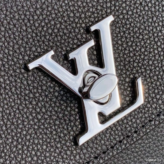 WIS EVER VUITTON BB LOUIS LOCKME 1105